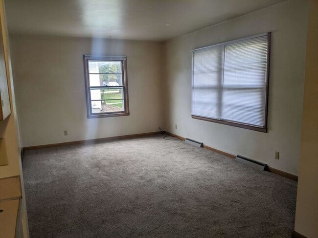 Photo - 1121/1123 Tower Ct Unit 1123 Tower Ct