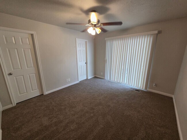Photo - SGW04 - Stone Mountain Unit Patio Room (larger room)