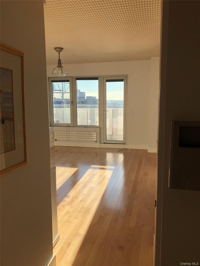 Photo - 10-50-50 Jackson Ave Unidad 8C