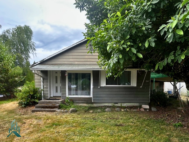 Building Photo - Pet-Friendly 2BR Home with Fenced Yard in Lyons