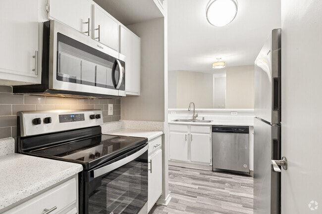 3BR, 2BA - 1,165SF - Kitchen