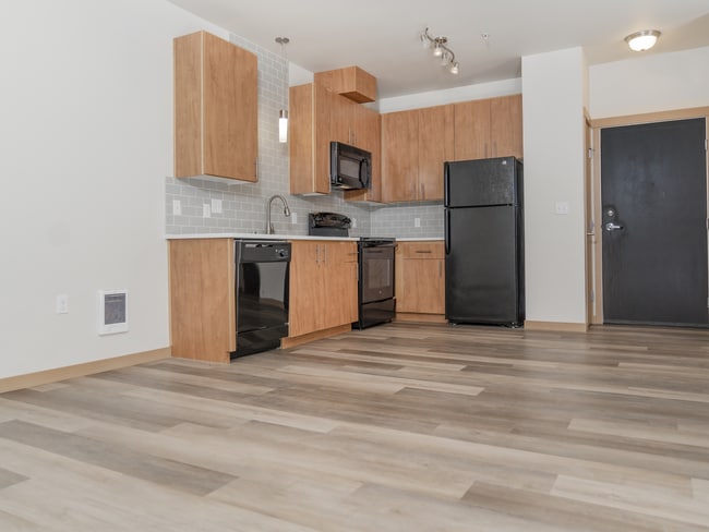 e_DSC5738 - Marketplace Flats