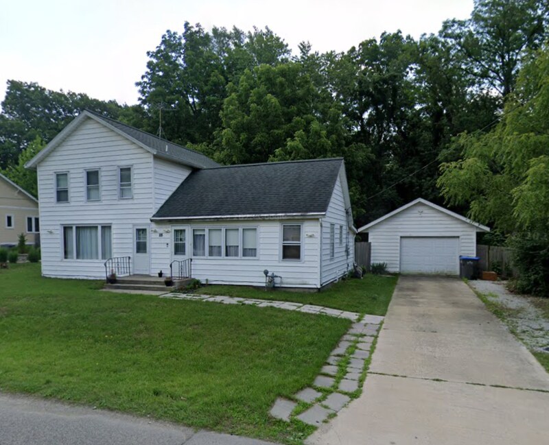 Photo - 113 W Clay St House