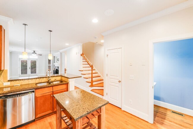 Photo - Luxury Elizabeth Condo – Gated Community w...