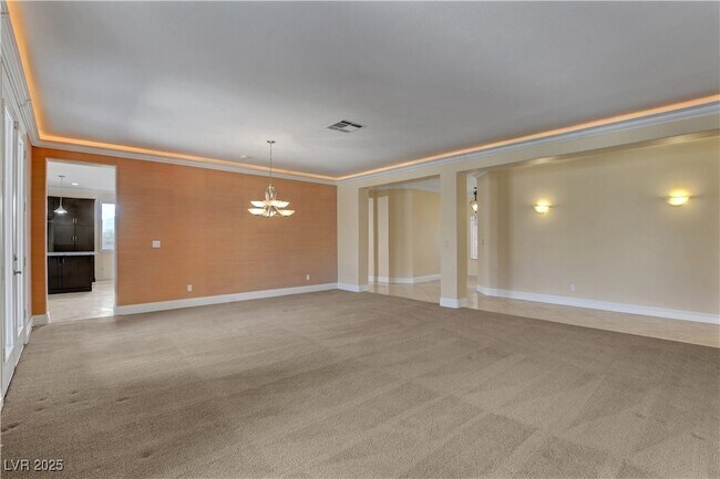 Photo - 493 Grassrange Ln