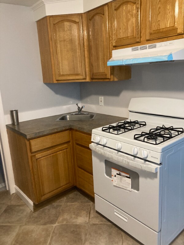 Building Photo - 712 Atwells Ave Rental