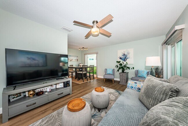 Photo - 2735 Sherbrooke Ln Unit C