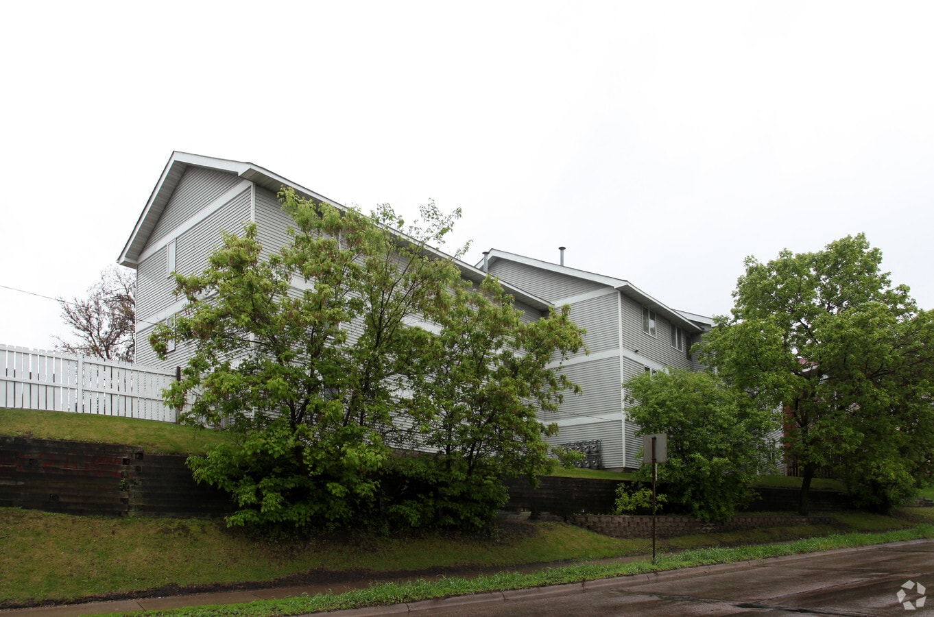 Photo - 860 10th Ave SE