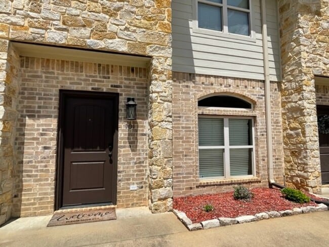 Building Photo - 226 Parrott Dr Unit 226 Parrott Dr