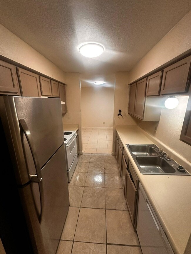 Photo - 9700 Leawood Blvd Unidad 1601