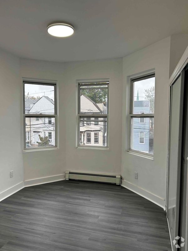 Building Photo - 181 Neptune Ave Unit Apartment 3