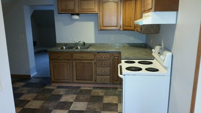 Photo - 211 10th Ave N