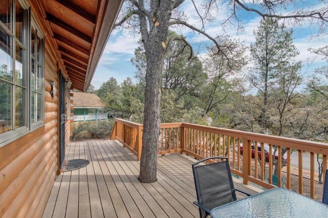 Photo - Adorable 2 bed / 1 bath Log Cabin