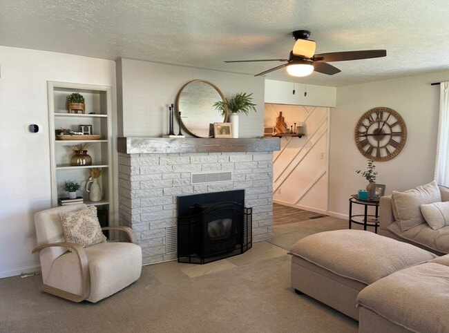 Photo - 3060 Vickie Ln