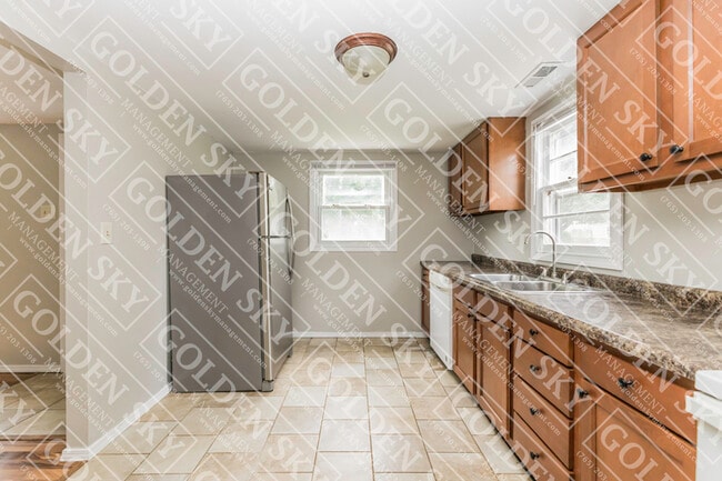 Photo - 1614 S Oakdale Dr