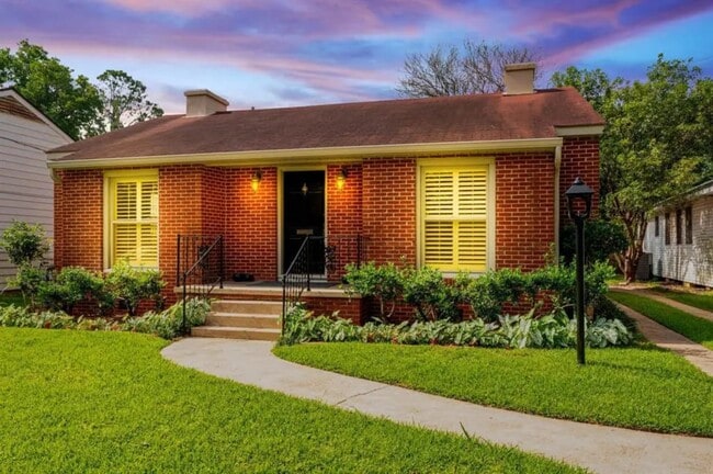 Building Photo - Albany Avenue