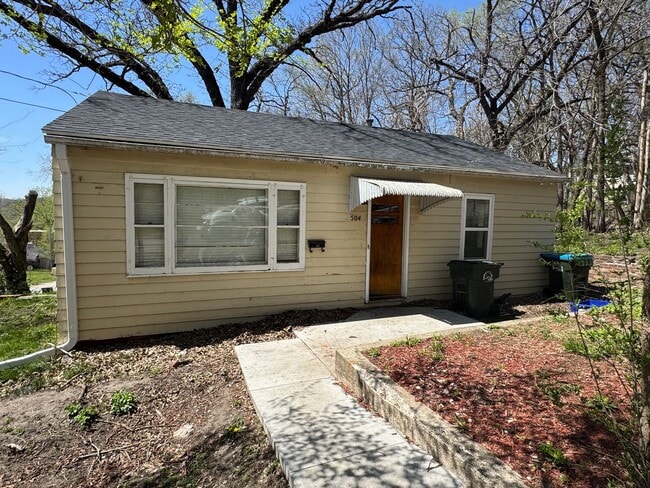 Building Photo - House for Rent