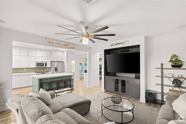 Building Photo - 1056 Via Canale Dr Rental