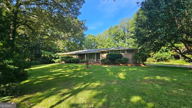 Building Photo - 810 Joy Dr