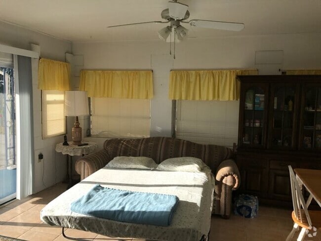 Building Photo - 1601 Dolphin Dr Rental