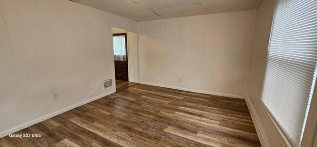 Photo - 6 E Morehead Ave