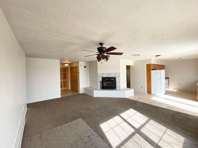 Photo - 910 11th Ave NW