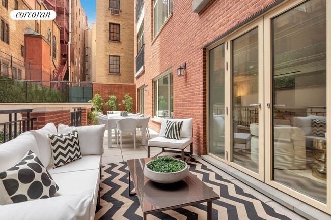 Photo - 40 E 72nd St