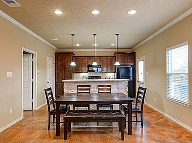 Photo - 3376 Keefer Loop