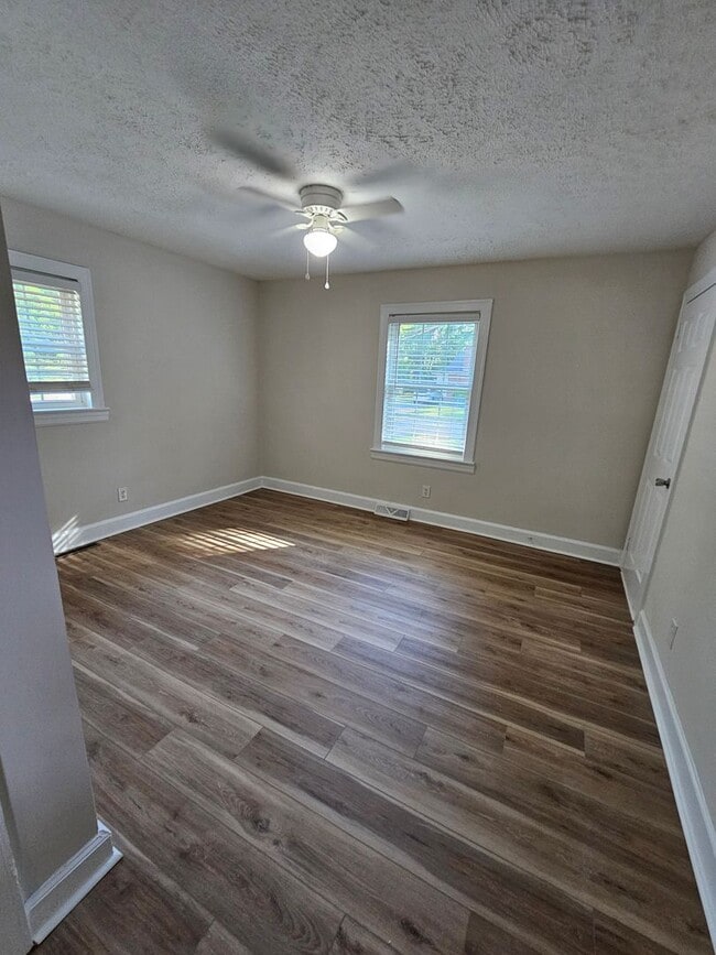 Photo - 1310 Grove St N