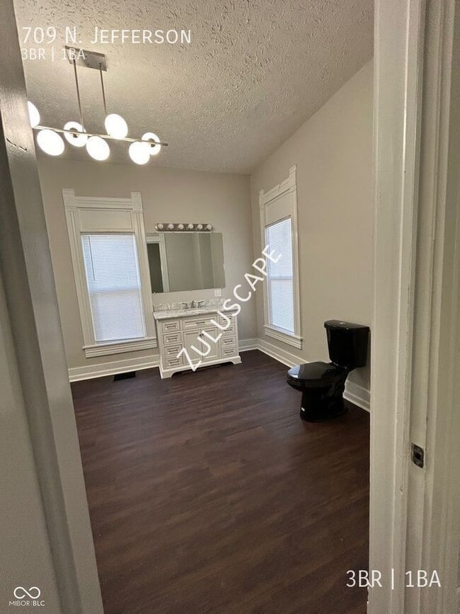 Photo - 709 N. Jefferson-