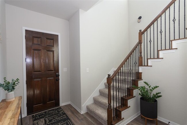 Photo - 505 Blue Oak Blvd