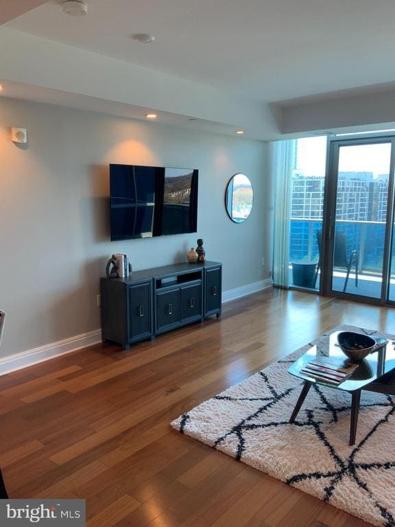 Photo - 1881 N Nash St Unidad 1806