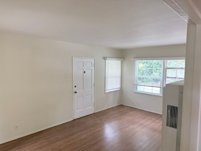 Photo - 606 N Pass Ave Unit 606n pass ave