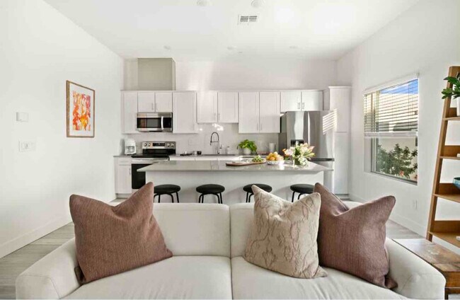 Photo - 3232 N 37th St