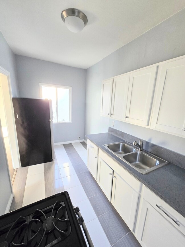 844 N Hoover St Unit 830 N hoover st apt 14
