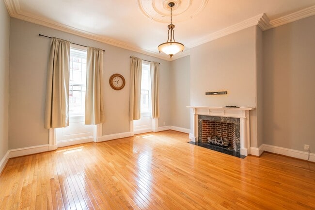 Building Photo - 535 Spruce St Unit B
