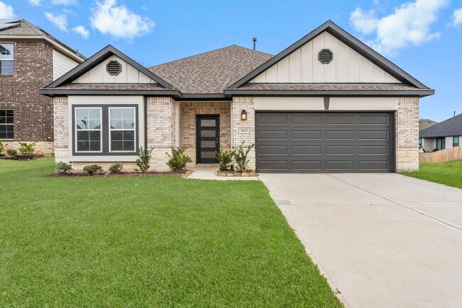 Building Photo - 11820 Whirlaway Dr