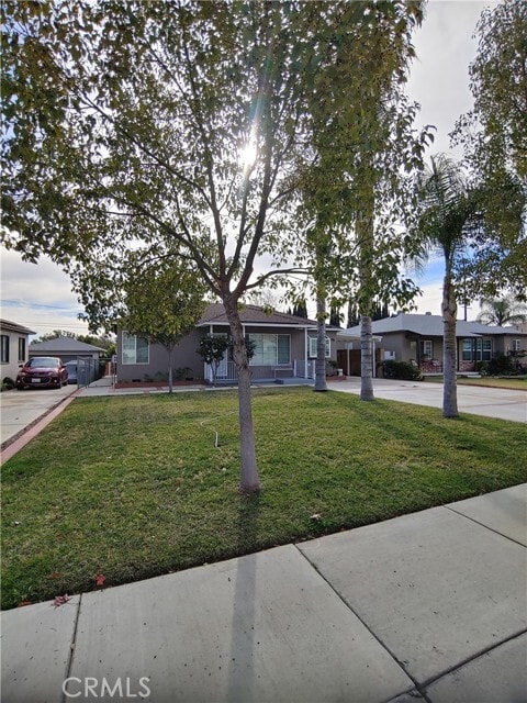 Photo - 712 E Yale St