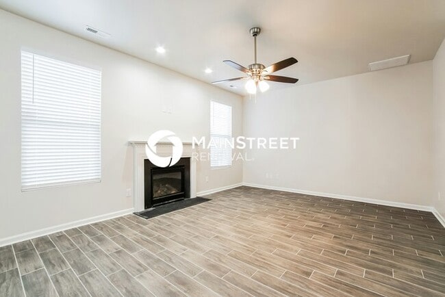 Photo - 4 Bedroom Pet-Friendly Home in Raleigh, NC with Main Street Renewal