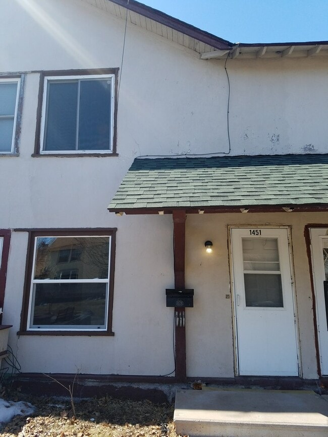 Morgan Park townhouse, available now, quie... - Morgan Park townhouse, available now, quie...