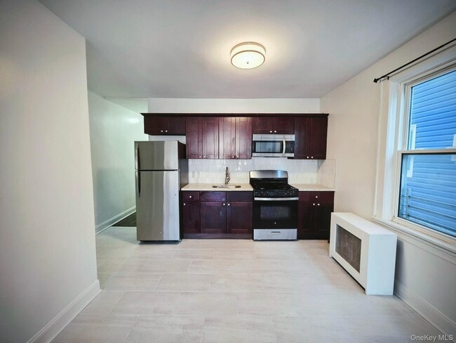 Building Photo - 451 Revere Ave Unit #1