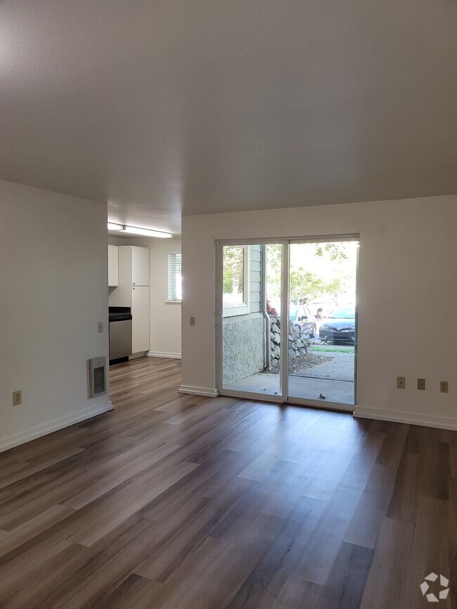 Building Photo - Darling ground floor 1 bed/1 bath in downt... Unit B107 Rental
