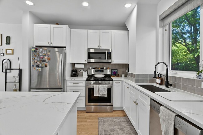 Photo - 2809 N Wolcott Ave