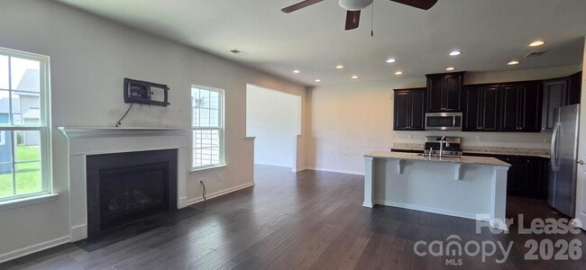 Photo - 7347 Raylee Ave SW
