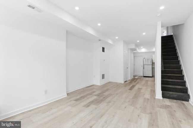 Building Photo - 2150 N Franklin St