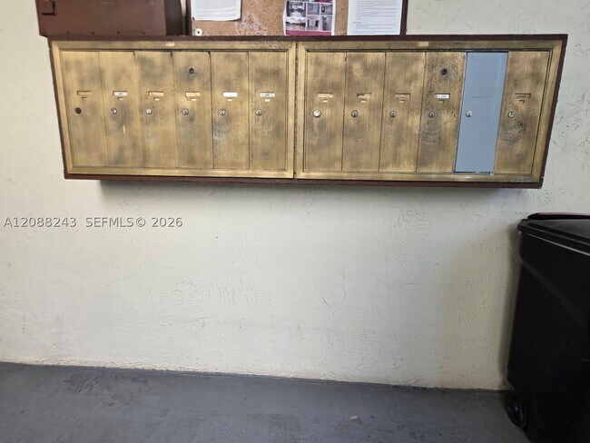 Building Photo - 9060 SW 125th Ave Unit C202