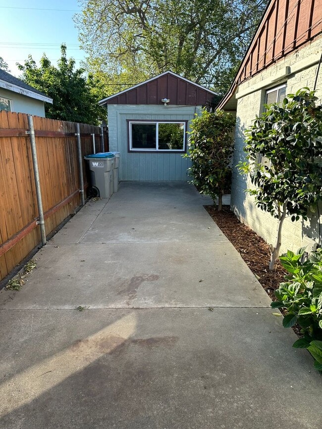 1565 Alabama Ave