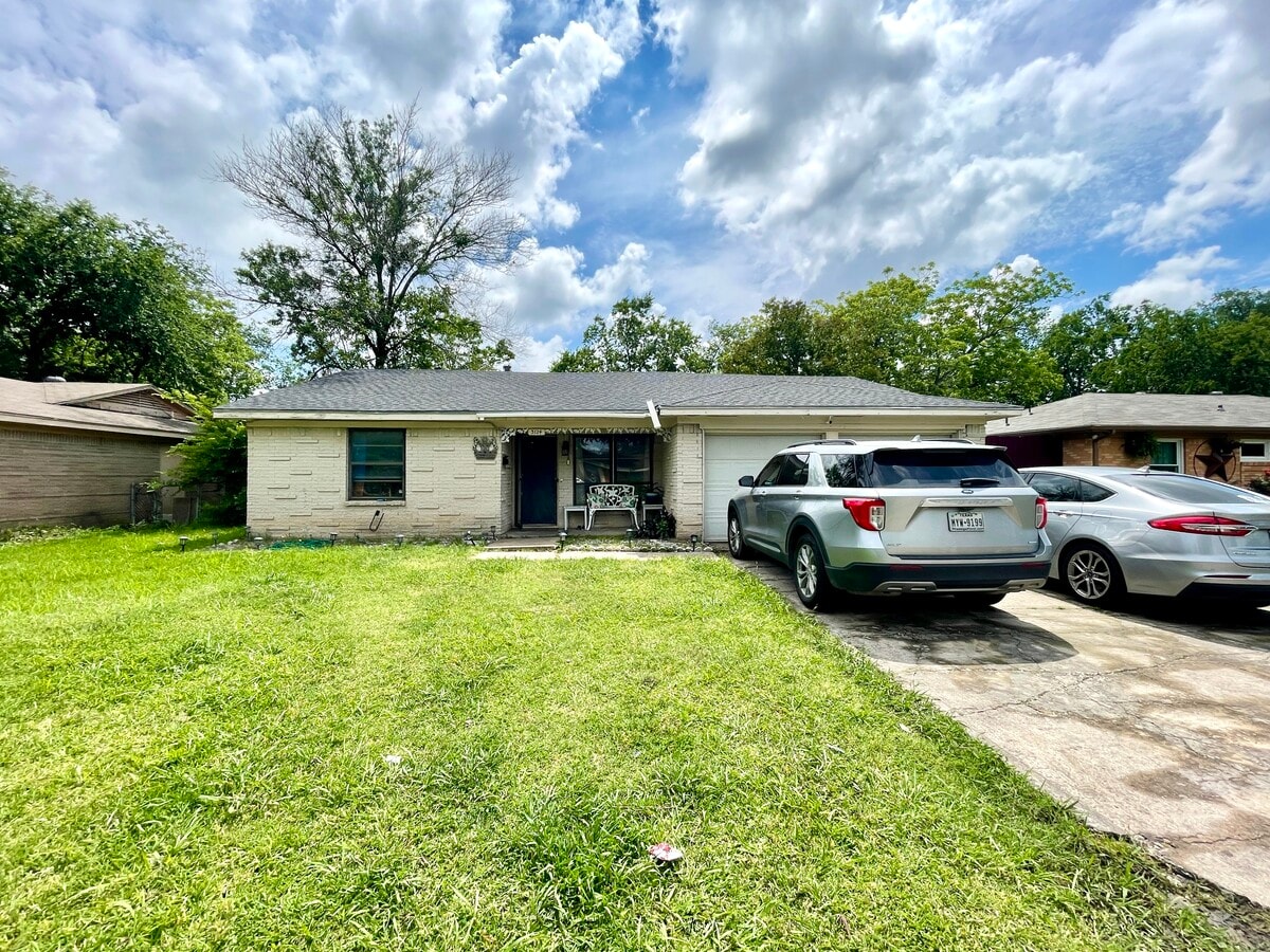 Photo - 3124 Hillglenn Rd