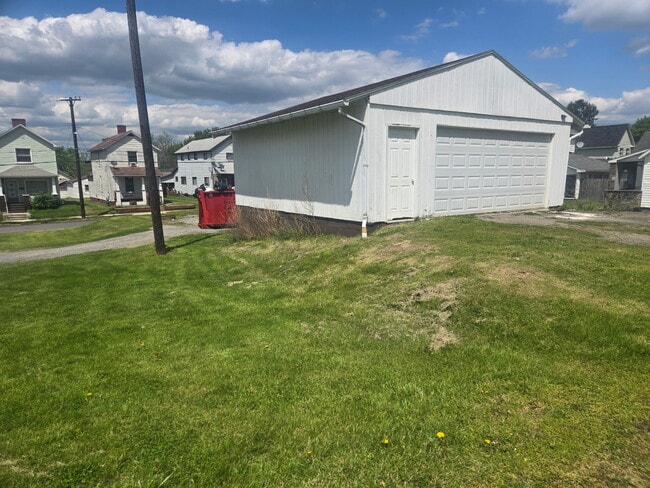 Photo - 29 W Miller St