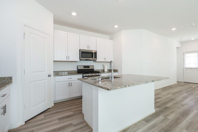 Photo - 1704 Greendale Dr